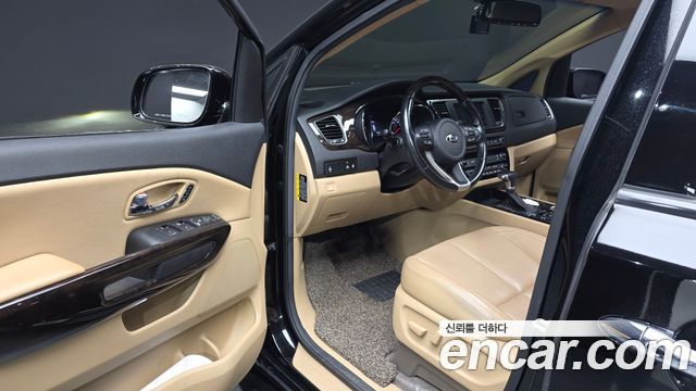 Kia Carnival 7-Seater Limousine President 2019 — фото 10