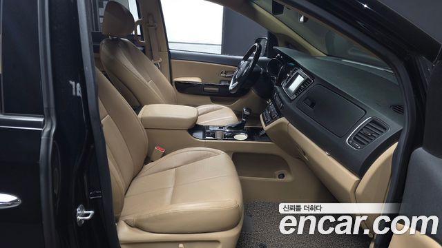 Kia Carnival 7-Seater Limousine President 2019 — фото 11