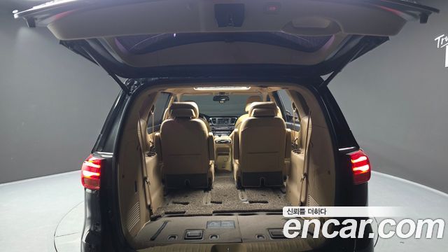 Kia Carnival 7-Seater Limousine President 2019 — фото 20