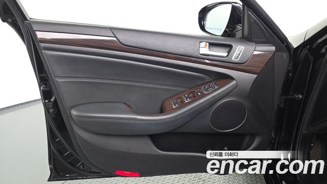 Kia K7 LPI 3.0 Prestige 2015 — фото 24