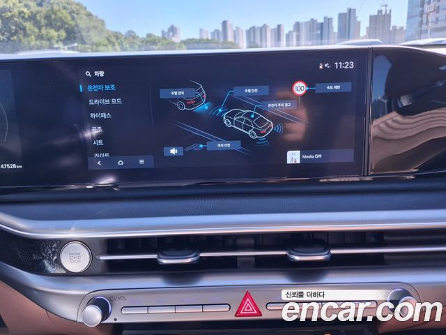 Hyundai Grandeur (GN7) 2,5 Gasoline 2WD Premium 2023 — фото 15