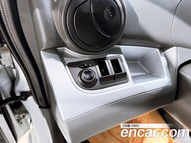 Chevrolet Spark Spark S LT 2014 — фото 9