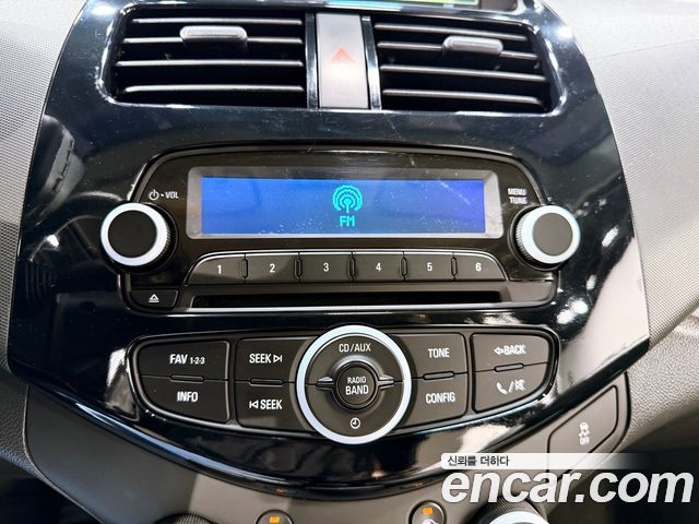 Chevrolet Spark Spark S LT 2014 — фото 17