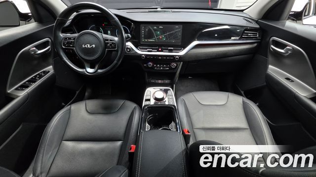 Kia Niro Plus Air 2023 — фото 7