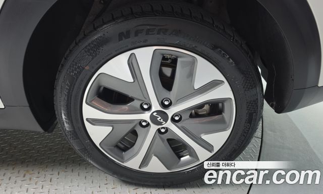 Kia Niro Plus Air 2023 — фото 21