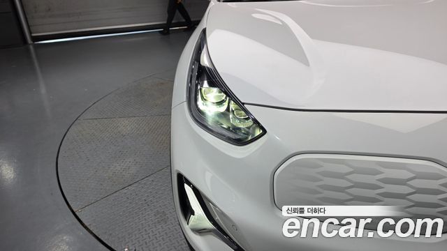 Kia Niro Plus Air 2023 — фото 22