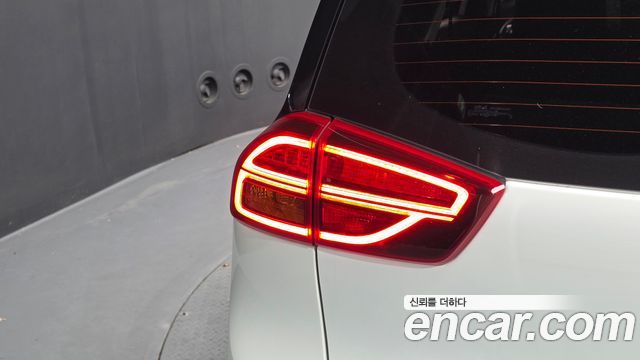 Kia Niro Plus Air 2023 — фото 23