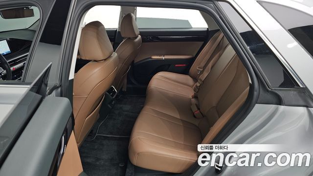 Hyundai Grandeur (GN7) 2,5 Gasoline 2WD Premium 2023 — фото 11