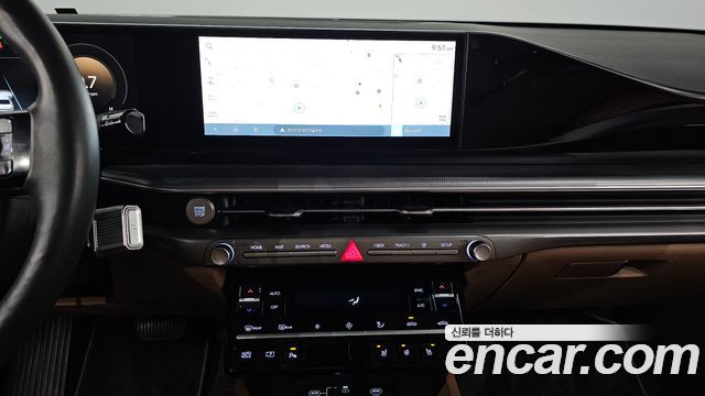 Hyundai Grandeur (GN7) 2,5 Gasoline 2WD Premium 2023 — фото 14