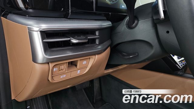 Hyundai Grandeur (GN7) 2,5 Gasoline 2WD Premium 2023 — фото 17