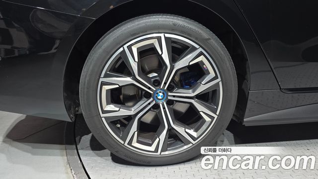 BMW i4 eDrive40 M Sports Pro 2023 — фото 5
