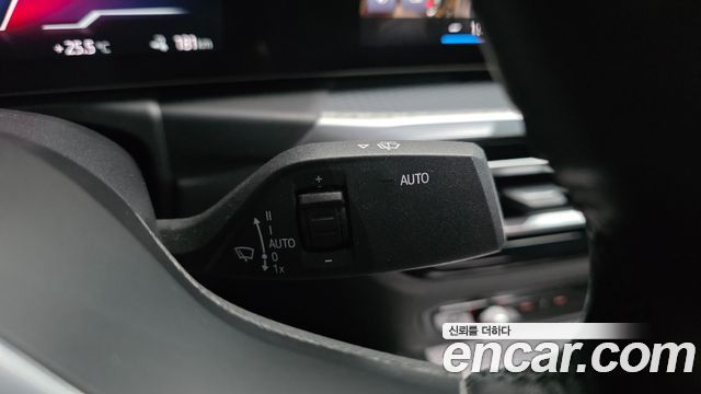 BMW i4 eDrive40 M Sports Pro 2023 — фото 27