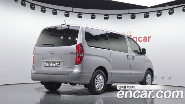 Hyundai Grand Starex 3-Seater VAN Smart 2018 — фото 2