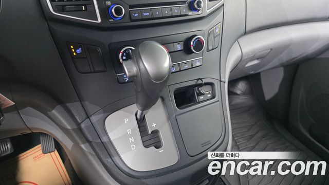 Hyundai Grand Starex 3-Seater VAN Smart 2018 — фото 9