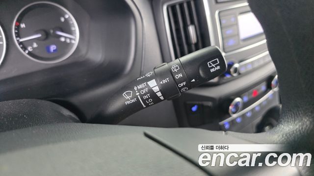 Hyundai Grand Starex 3-Seater VAN Smart 2018 — фото 20