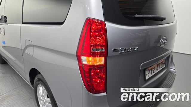 Hyundai Grand Starex 3-Seater VAN Smart 2018 — фото 23