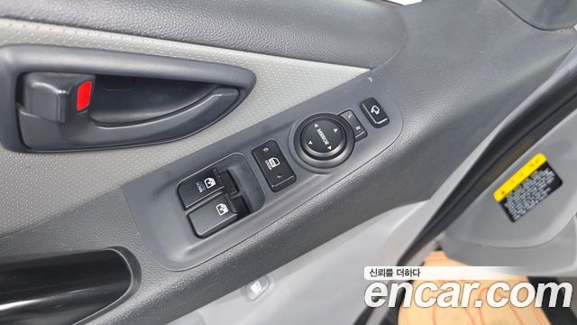 Hyundai Grand Starex 3-Seater VAN Smart 2018 — фото 27