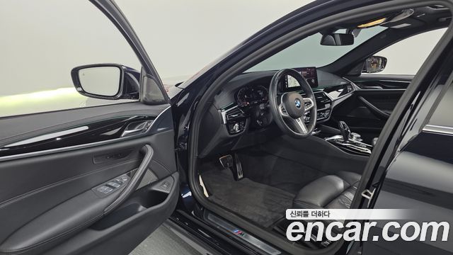 BMW 5 Series (G30) 530i M Sport Package 2023 — фото 10