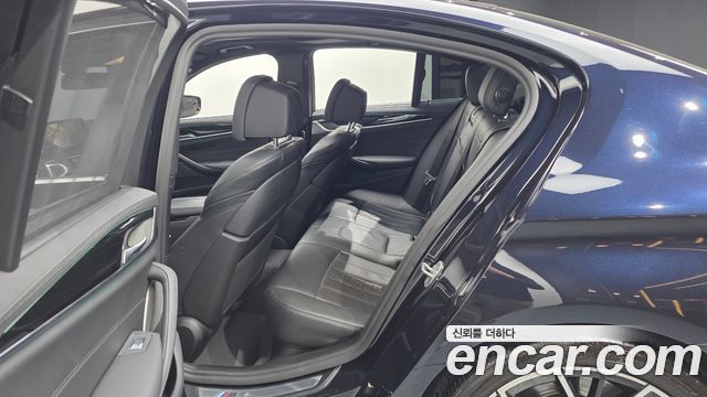 BMW 5 Series (G30) 530i M Sport Package 2023 — фото 11