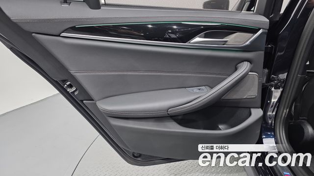 BMW 5 Series (G30) 530i M Sport Package 2023 — фото 25