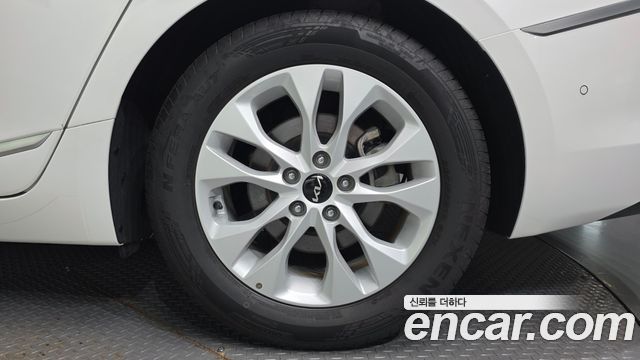 Kia K8 2.5 Gasoline 2WD Noblesse 2022 — фото 5
