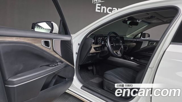 Kia K8 2.5 Gasoline 2WD Noblesse 2022 — фото 10