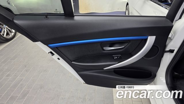 BMW 3 Series (F30) 320i M Sport 2018 — фото 25