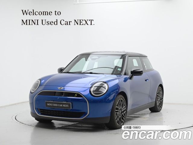 MINI Cooper Electric (IV) SE Classic 2024 — фото 1