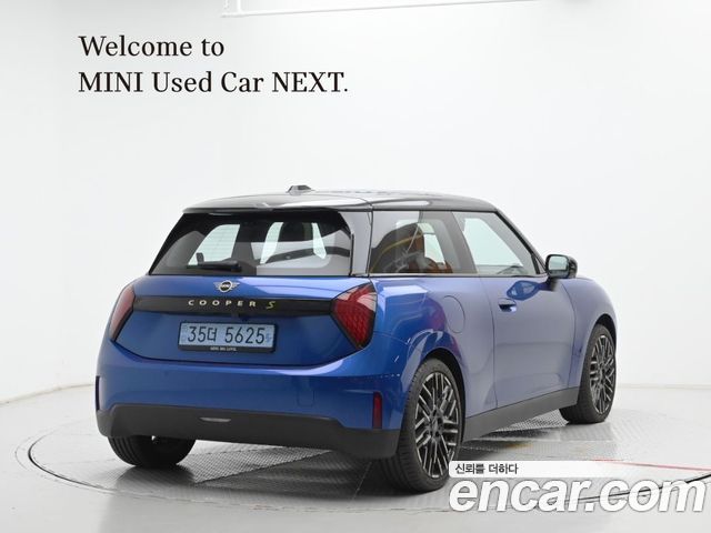MINI Cooper Electric (IV) SE Classic 2024 — фото 2
