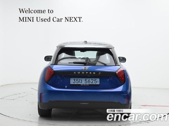 MINI Cooper Electric (IV) SE Classic 2024 — фото 4