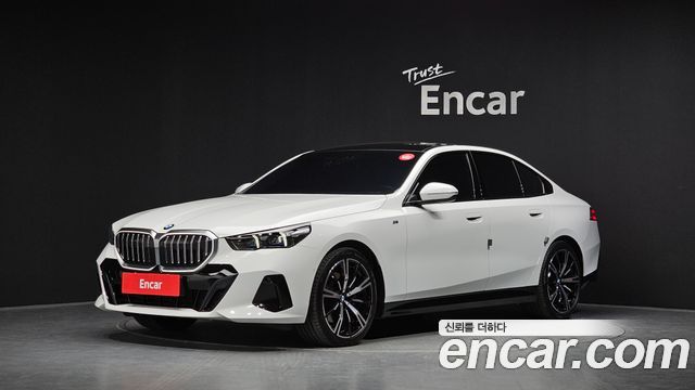 BMW 5 Series (G60) 530i xDrive M Sport 2025 — фото 1