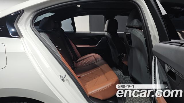 BMW 5 Series (G60) 530i xDrive M Sport 2025 — фото 11