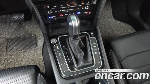 Volkswagen Passat GT (B8) 2.0 TDI 4Motion Prestige 2022 — фото 9