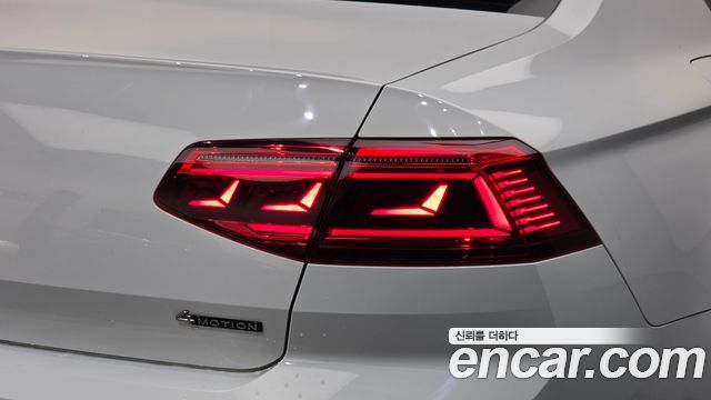Volkswagen Passat GT (B8) 2.0 TDI 4Motion Prestige 2022 — фото 23