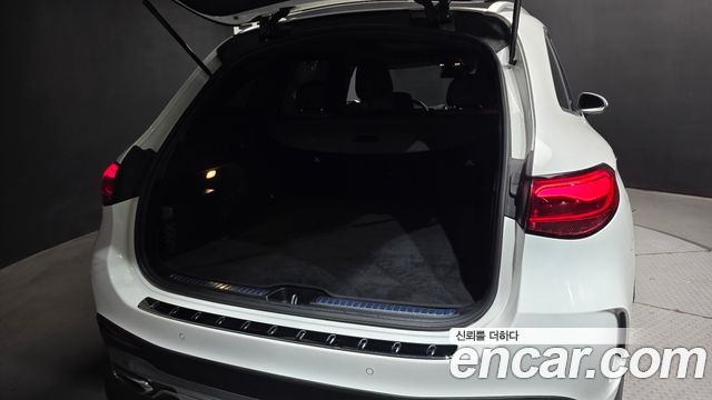 Mercedes-Benz GLC-Class (X254) GLC300 4MATIC AMG Line 2023 — фото 34