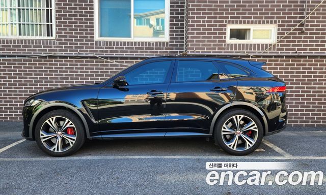 Jaguar F-PACE 5.0 SVR 2020 — фото 2