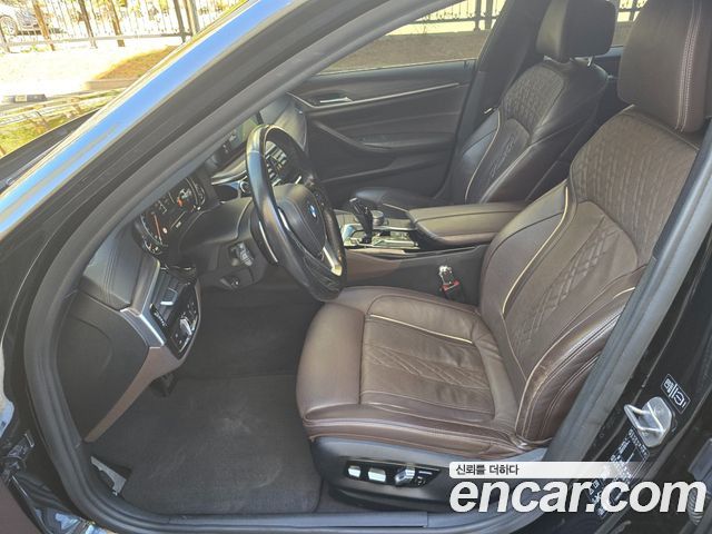 BMW 5 Series (G30) 520d xDrive M Sport Package Plus 2017 — фото 10