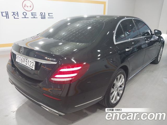 Mercedes-Benz E-Class (W213) E300 4MATIC Exclusive 2019 — фото 3