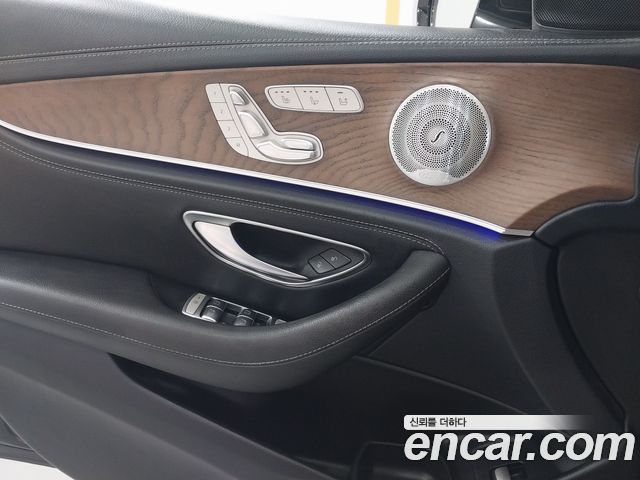 Mercedes-Benz E-Class (W213) E300 4MATIC Exclusive 2019 — фото 16