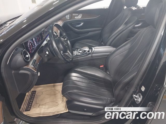 Mercedes-Benz E-Class (W213) E300 4MATIC Exclusive 2019 — фото 17