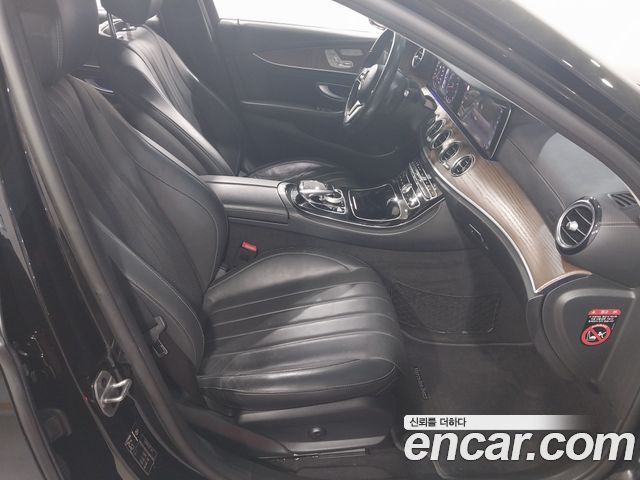 Mercedes-Benz E-Class (W213) E300 4MATIC Exclusive 2019 — фото 19