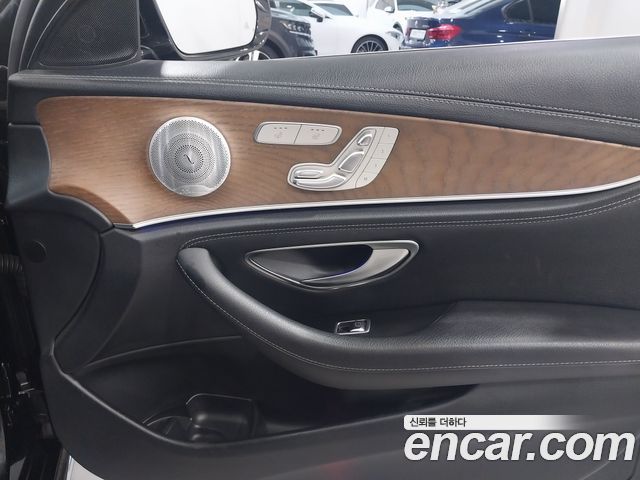 Mercedes-Benz E-Class (W213) E300 4MATIC Exclusive 2019 — фото 20