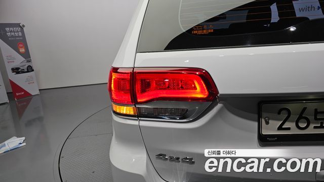 Jeep Grand Cherokee 3.6 Limited WK2 2018 — фото 23