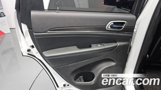 Jeep Grand Cherokee 3.6 Limited WK2 2018 — фото 25