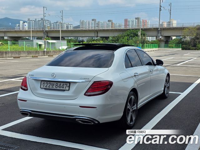 Mercedes-Benz E-Class (W213) E300 4MATIC Avnatgarde 2017 — фото 4