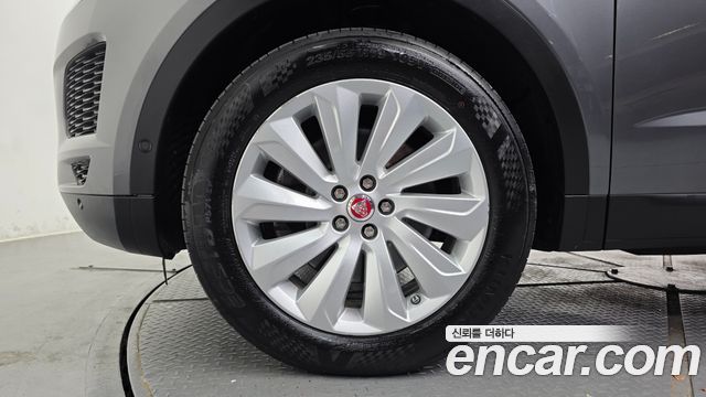 Jaguar E-PACE P250 SE 2018 — фото 5