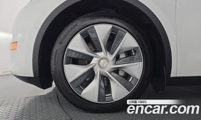 Tesla Model Y Long Range AWD 2022 — фото 5