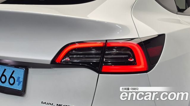 Tesla Model Y Long Range AWD 2022 — фото 29