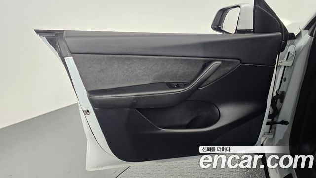Tesla Model Y Long Range AWD 2022 — фото 30