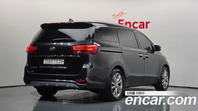 Kia Carnival 9-Seater Noblesse Special 2020 — фото 2